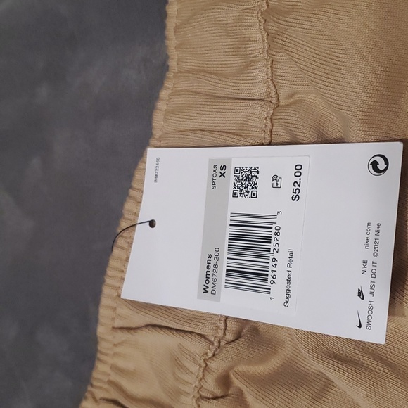 NWT Nike Loose Fit High Rise shorts XS - Picture 6 of 6